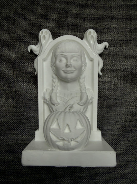 Annabelle Horror Tombstone – 10cm 3D Printed Display Piece | Ready to Paint