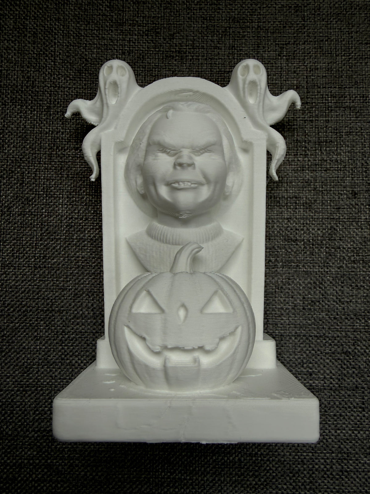 Chucky Horror Tombstone – 10cm 3D Printed Display Piece | Ready to Paint